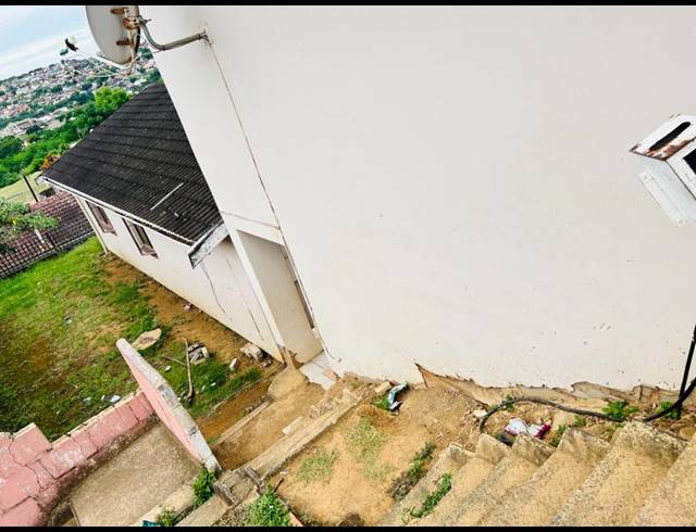 4 BEDROOM HOUSE FOR SALE IN NEWLANDS WEST